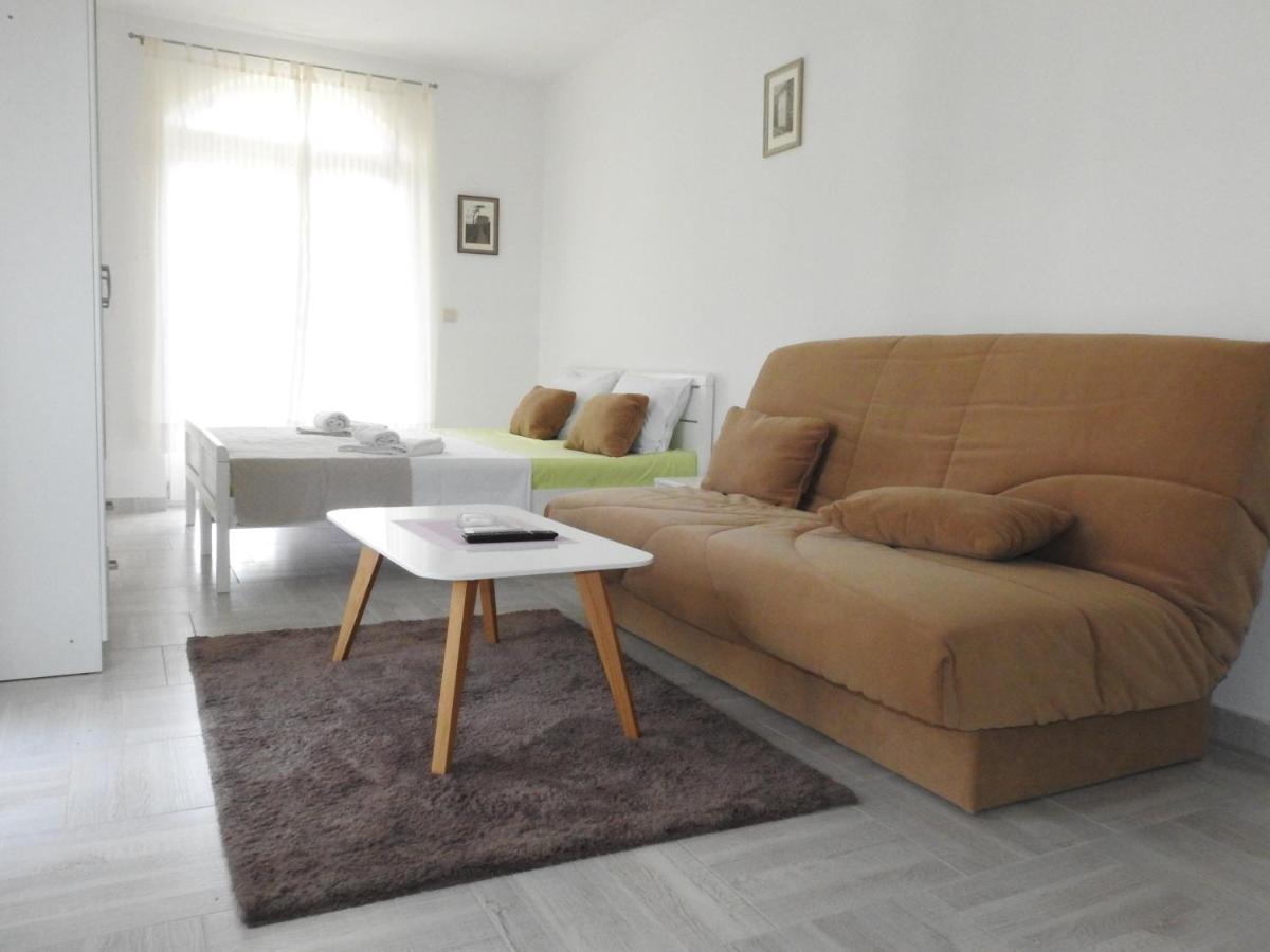 Luna Apartments Budva Eksteriør billede