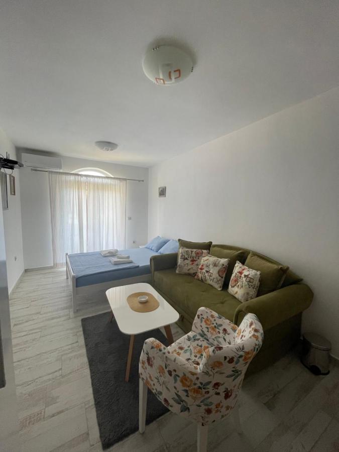 Luna Apartments Budva Eksteriør billede