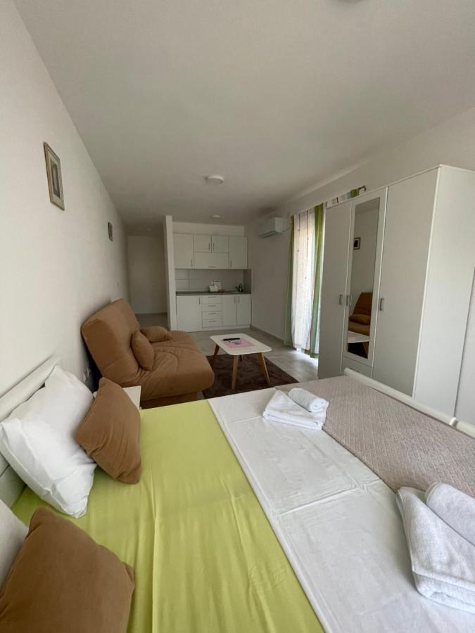 Luna Apartments Budva Eksteriør billede