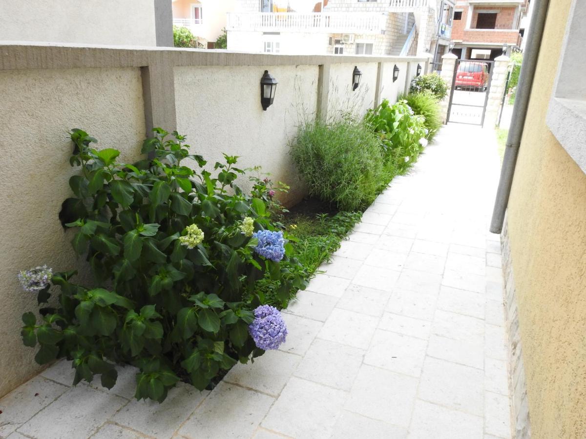 Luna Apartments Budva Eksteriør billede