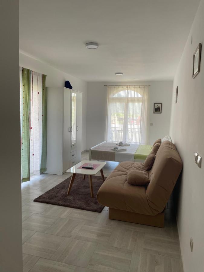 Luna Apartments Budva Eksteriør billede