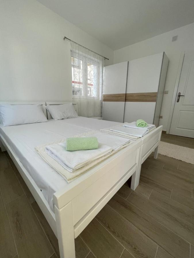 Luna Apartments Budva Eksteriør billede