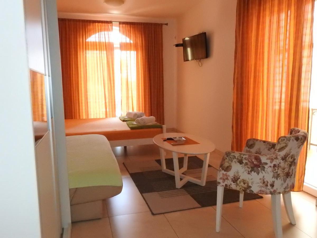 Luna Apartments Budva Eksteriør billede