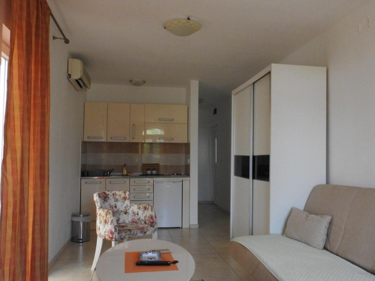 Luna Apartments Budva Eksteriør billede