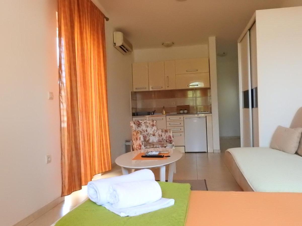 Luna Apartments Budva Eksteriør billede